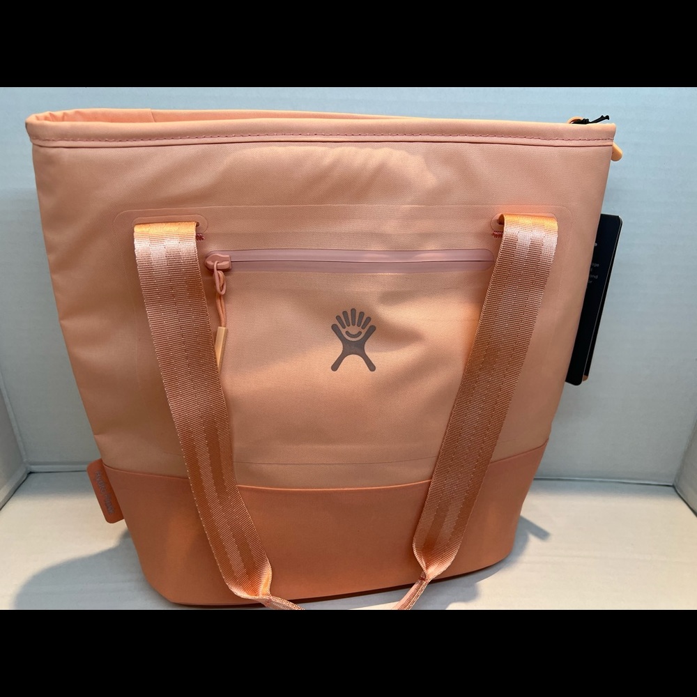 Grapefruit color Hydro flash lunch tote brand new